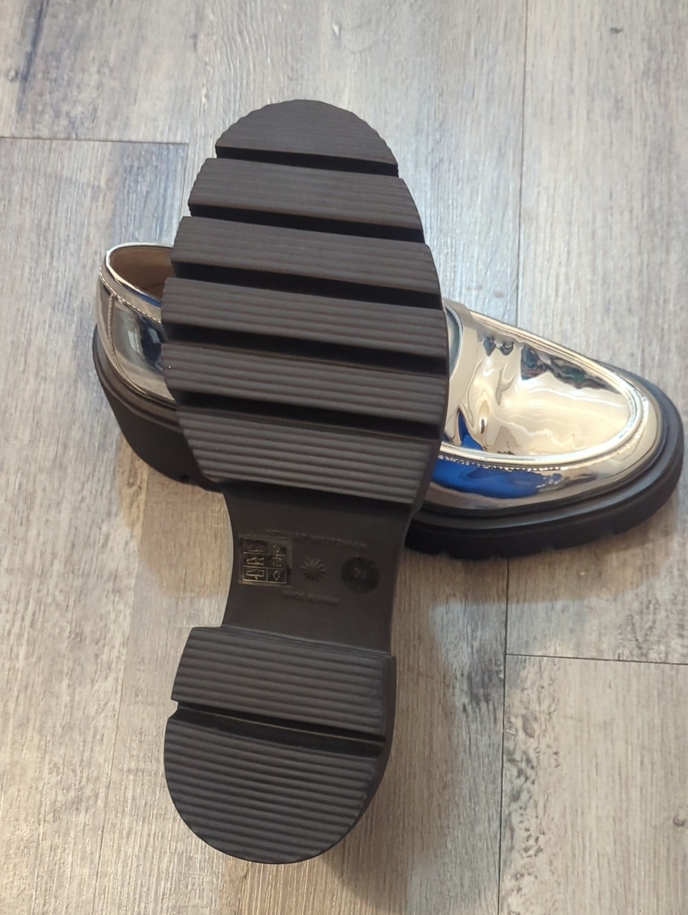 Stuart Weitzman Metallic Silver Patent Chunky Loafers NWOT - Picture 6 of 8